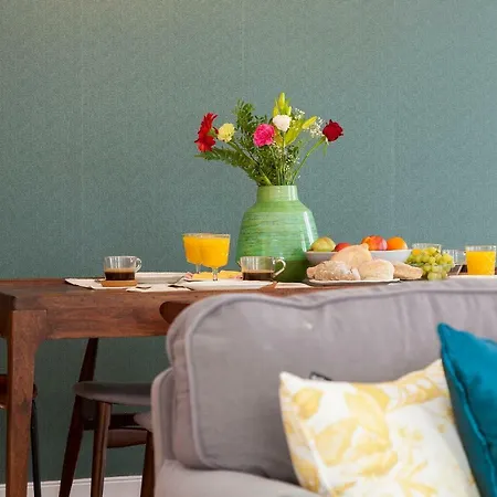 Principe Real Beautiful 3 Bedroom Flat * Lissabon