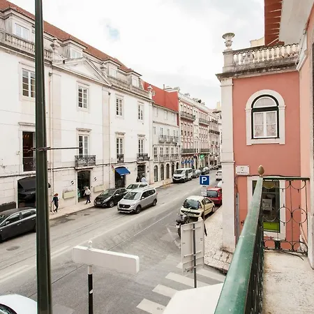 Principe Real Beautiful 3 Bedroom Flat شقة